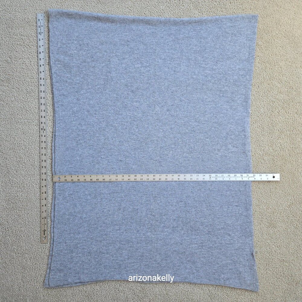 Kinross Cashmere Grey Knit Scarf with Ribbing Detail on Ends - Picture 2 of 14